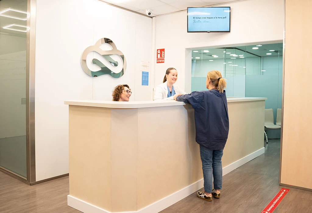 03_Policlinic_Torreblanca_recepcio_cir-grup-policlinic