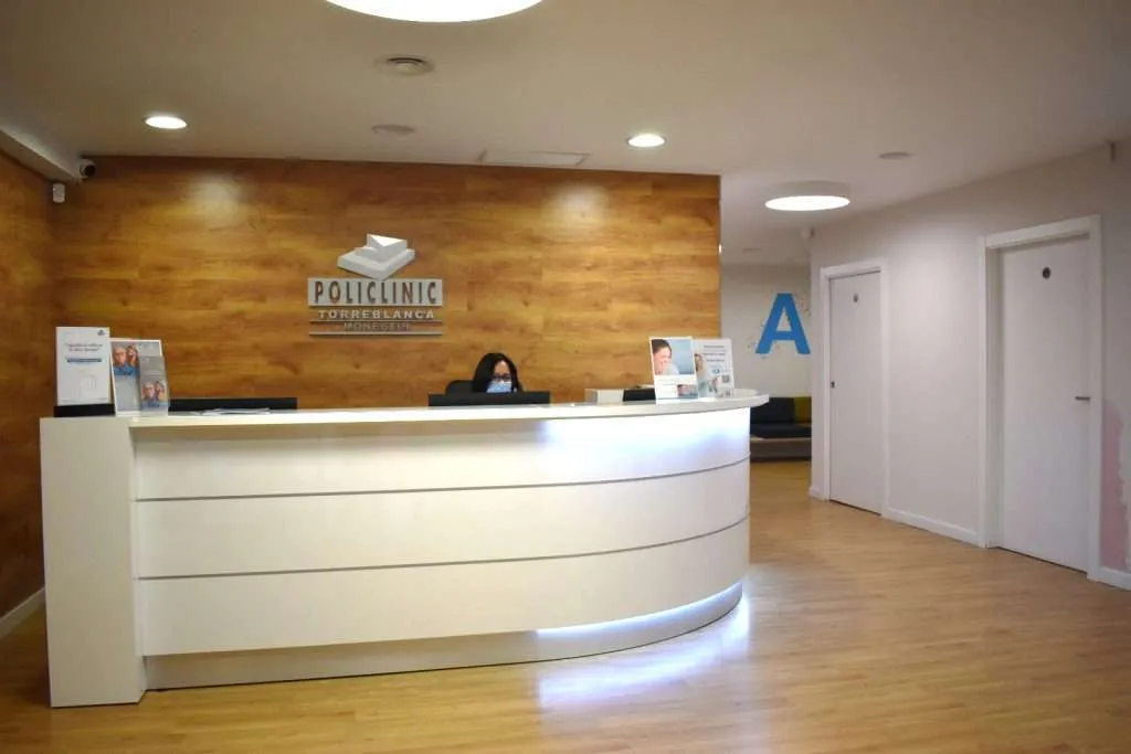 Policlinic Torreblanca Monestir mostrador